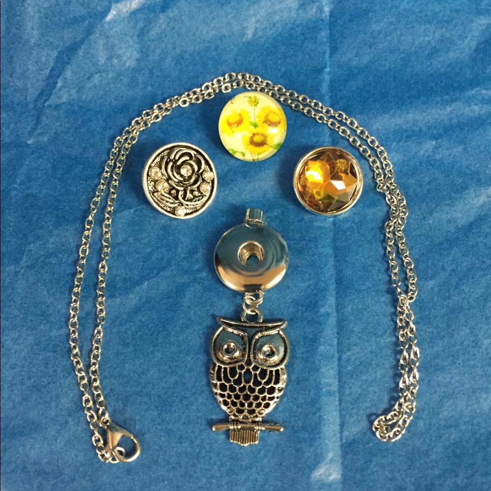 Silver snap button owl necklace